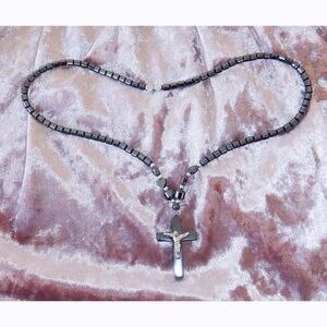 NWOT Hematite cross drop necklace